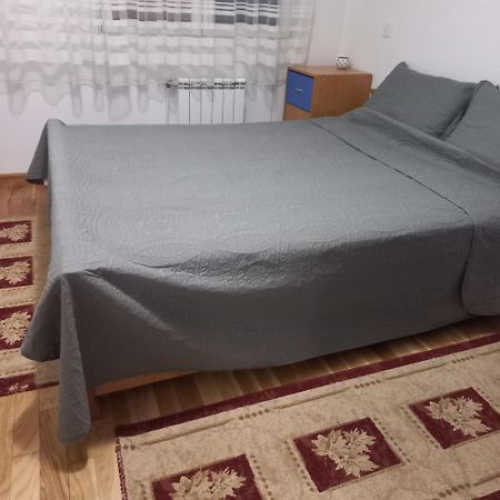 Cozy Skopje Retreat 2 Appartement Buitenkant foto