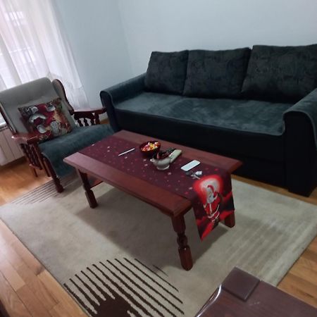 Cozy Skopje Retreat 2 Appartement Buitenkant foto